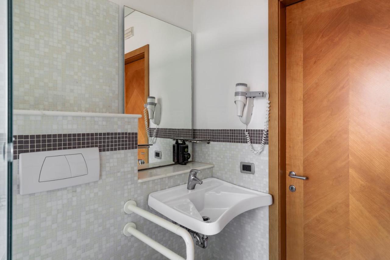 B&B Hotel Modena Hotel